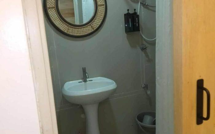 Harold’s Mansion Budget Dorm Room