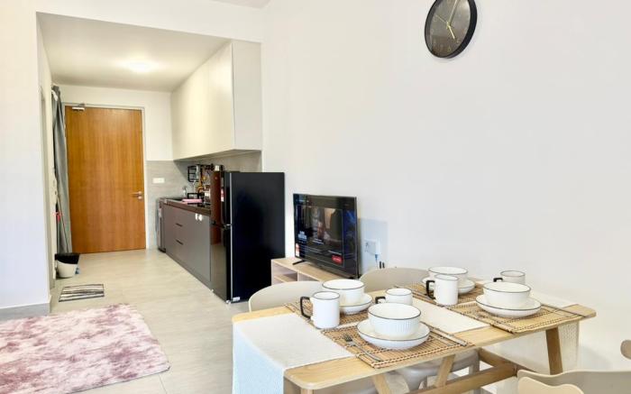 RC 1-6Pax Sunsuria cozy Studio Setia Alam SCCC TV