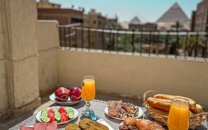 The Pyramid Vault View INN