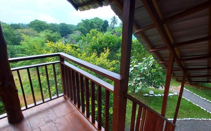 Warahana Riverside Cottage