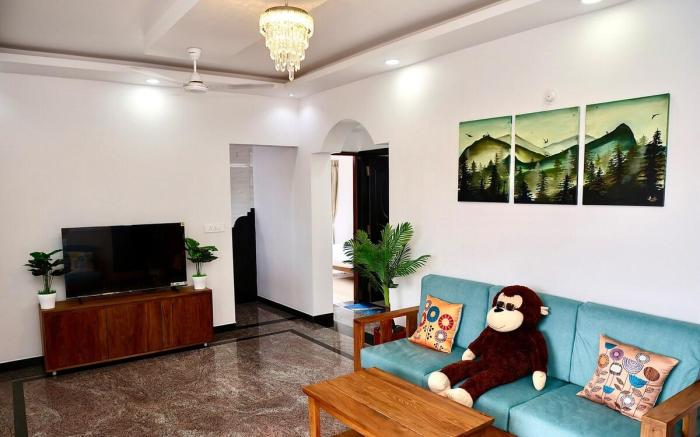 2 BHK•With Pool•FullyFurnished•Opp. Peacock Garden
