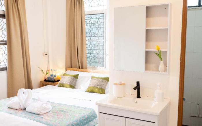 Bangkok Neighborhouse