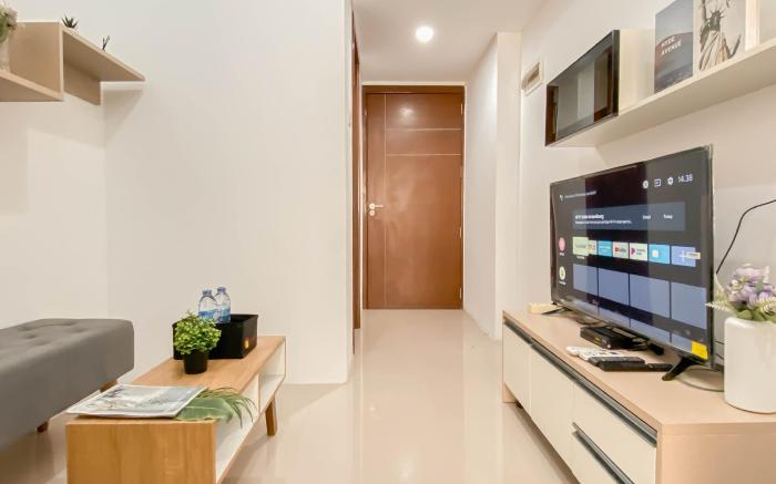 1BR at Vittoria near Puri Indah Mall By Travelio