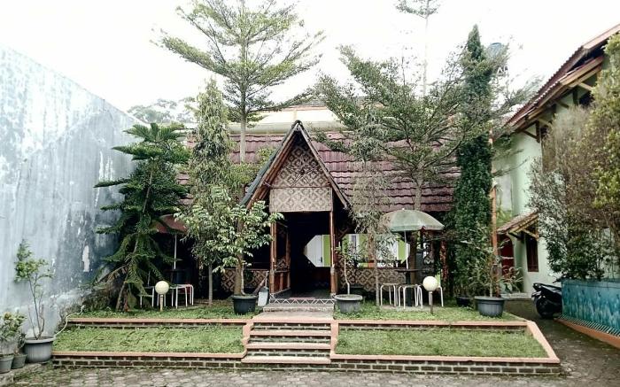 Puri Cikole Asri Guest House