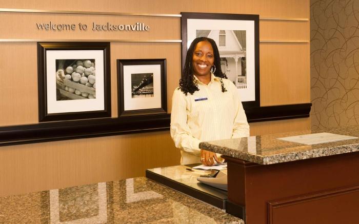 Hampton Inn And Suites Jacksonville Airport