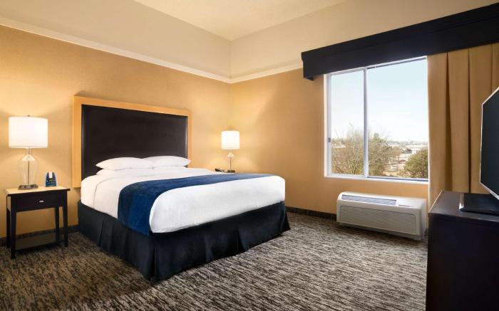 DoubleTree by Hilton Oklahoma City Airport