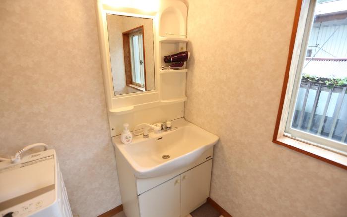 VILLENT IZU USAMI. 5 min. drive to the beach