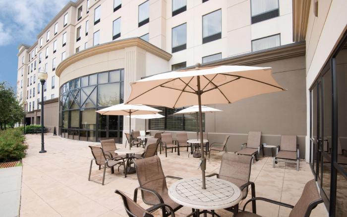 Hampton Inn & Suites Newark Harrison Riverwalk