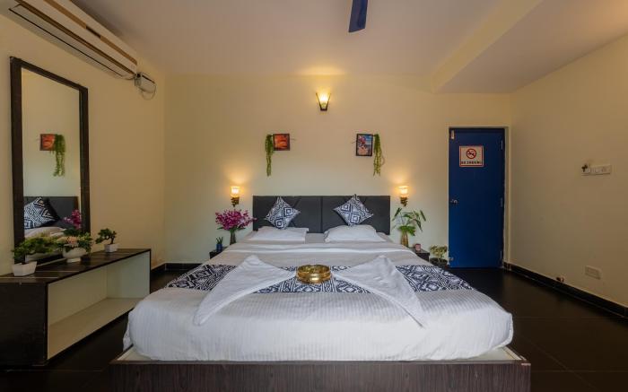 HelloWorld RiverBankInn