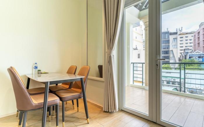 The Rixx Lively Studio @ Ben Thanh Market