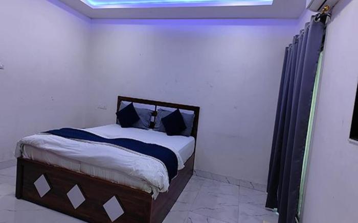 FabHotel The Royal Inn