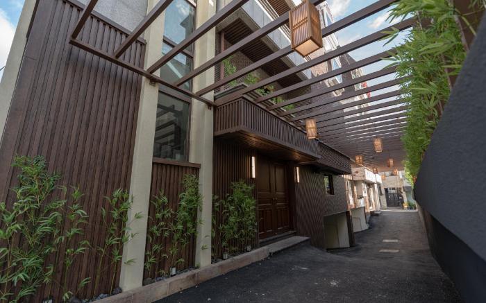 Brick Ryokan, RenNoya