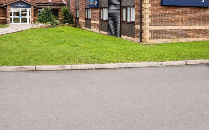 Travelodge Newcastle Whitemare Pool