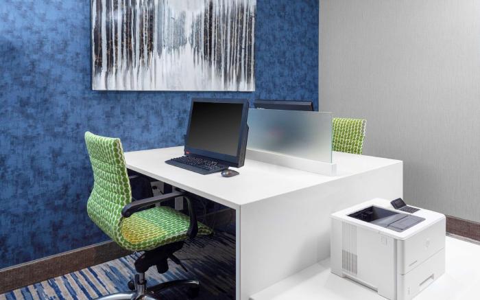 Hampton Inn & Suites Overland Park South