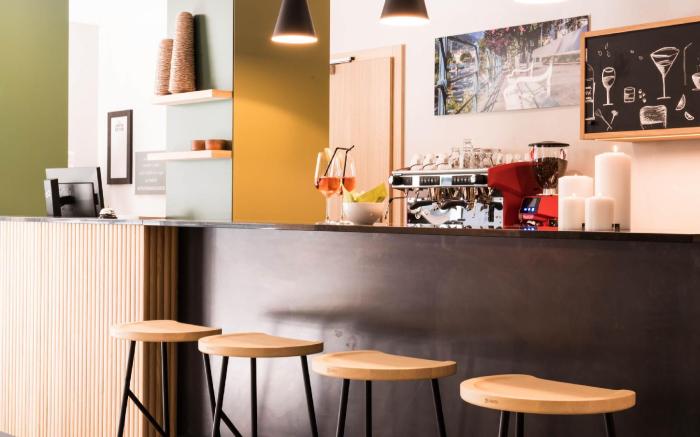 Flora Hotel & Suites-NEW