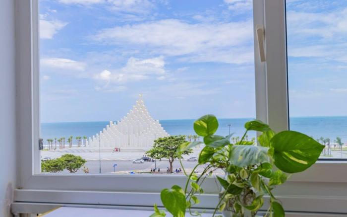 Luxury 3 Bedroom Sea View Oasky Apartment-Vung Tau
