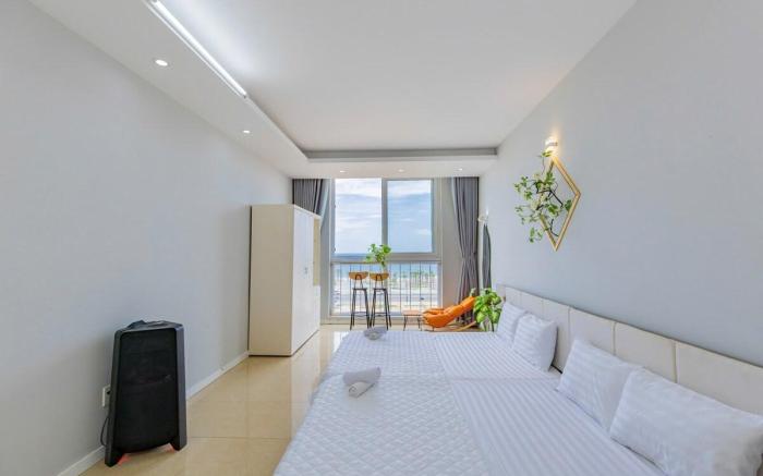 Luxury 3 Bedroom Sea View Oasky Apartment-Vung Tau
