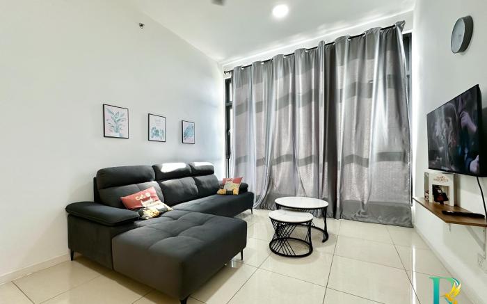 Paradigm Mall. Myles Suite @5Pax by RR JBcity