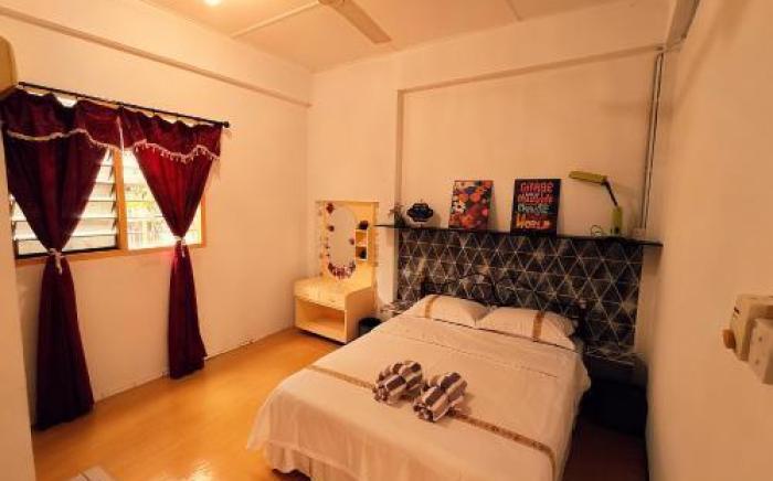 J玖月舒苑温馨大床房带空调风扇独立卫生间5803