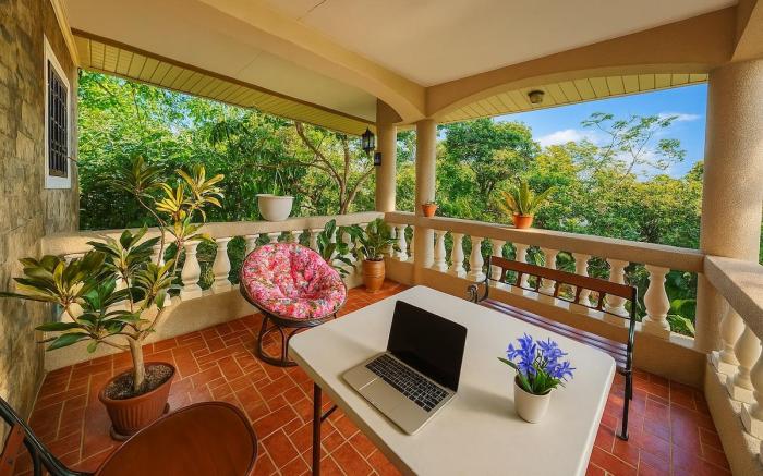 Spacious Villa in Tagaytay with Pool, Billiards