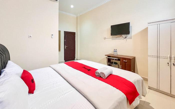 RedDoorz @ Golden Gateway Medan