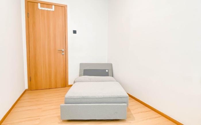 Best 1BR Extra Room Thamrin Residence By Travelio