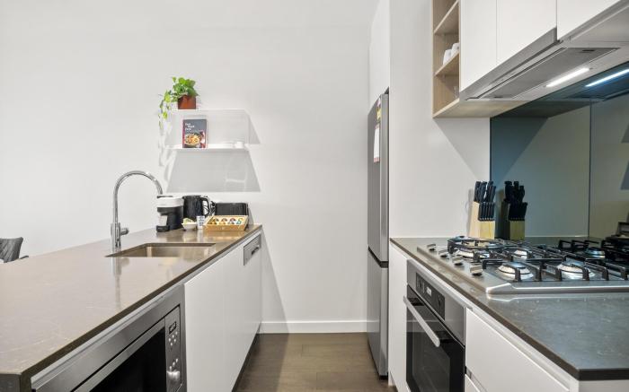 Modern Braddon Studio with Parking