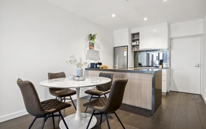 Modern Braddon Studio with Parking