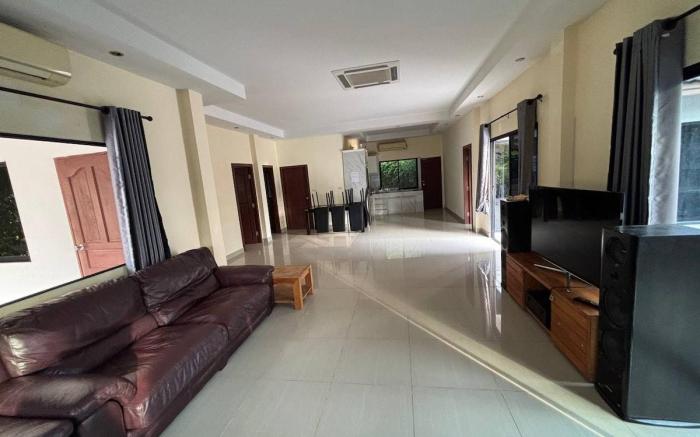 Gmob Pool Villa Resort