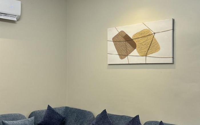 شقه كبيره بغرفه وصاله Large apartment with one bed