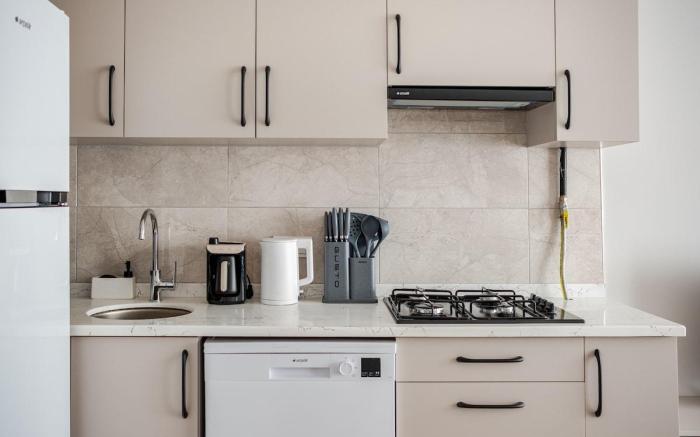 Central Brand New Apartment w/Elevator Near Metro