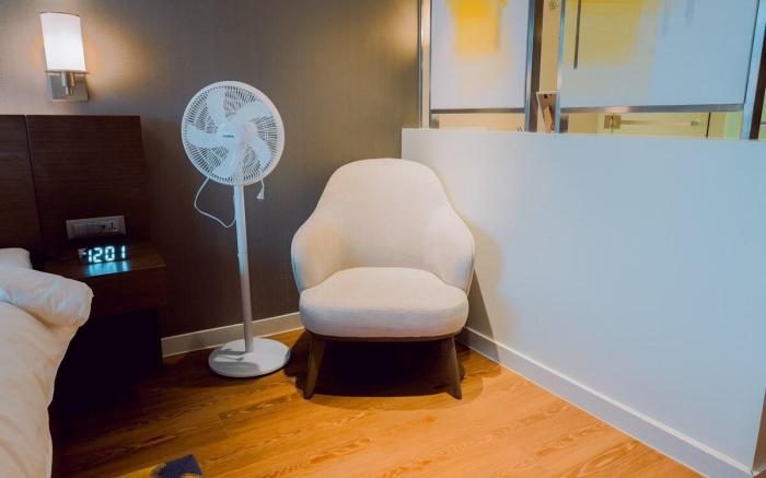 Sky-High Serenity – River & Makati View