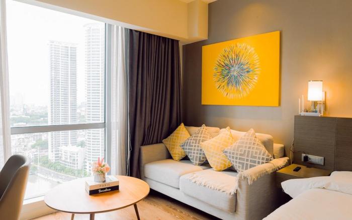 Chic City Escape – City & River View