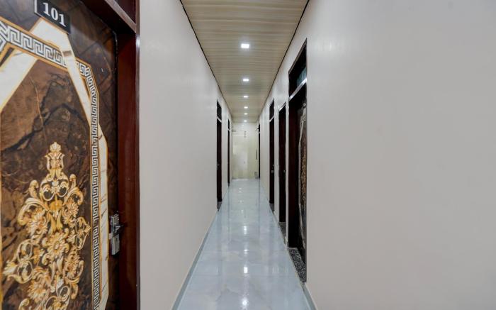 SPOT ON Midway Taj Home Stay