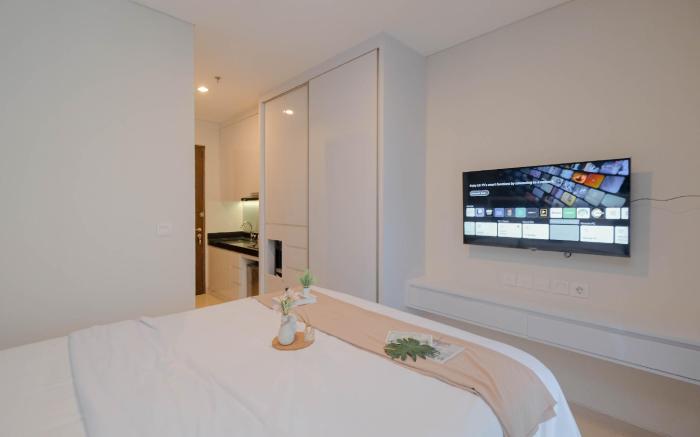 Modern Studio at Ciputra World 2 By Travelio