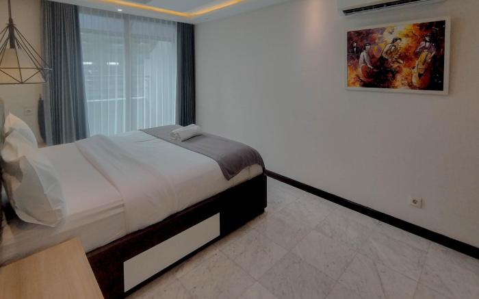 3BR near Mall at Kondominium Regensi By Travelio