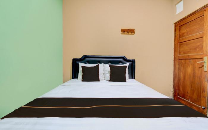 OYO 94851 Watulumpang 1 Guest House