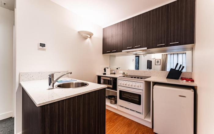 Chic 1-Bed in East Melbourne with Gym & Pool