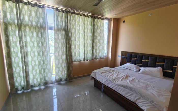 KANAK HOTEL & RESTAURANT