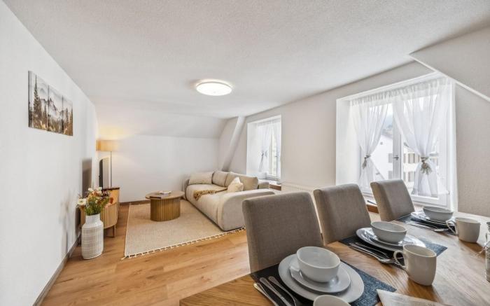 Idyllic old town by the lake 2 | Balcony I Parking