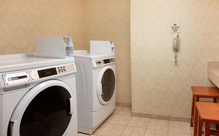 Homewood Suites by Hilton Edgewater-NYC Area