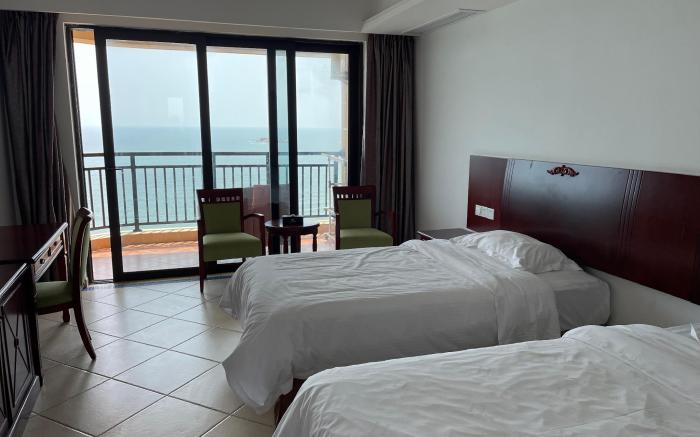 惠东县宝安虹海湾1期8栋270度无敌海景公寓