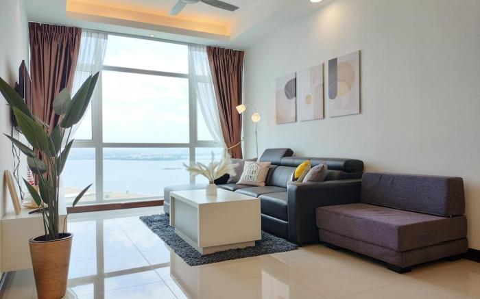 Sea view Netflix 2BR Paragon Residences