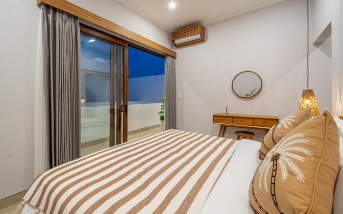 Cassandra1-Beachside Bliss! New 3BR Villa withPool