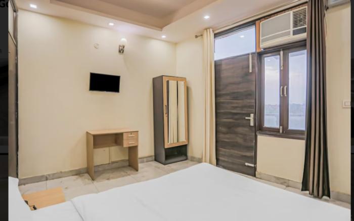 Raj Residency Near Govindpuri Metro