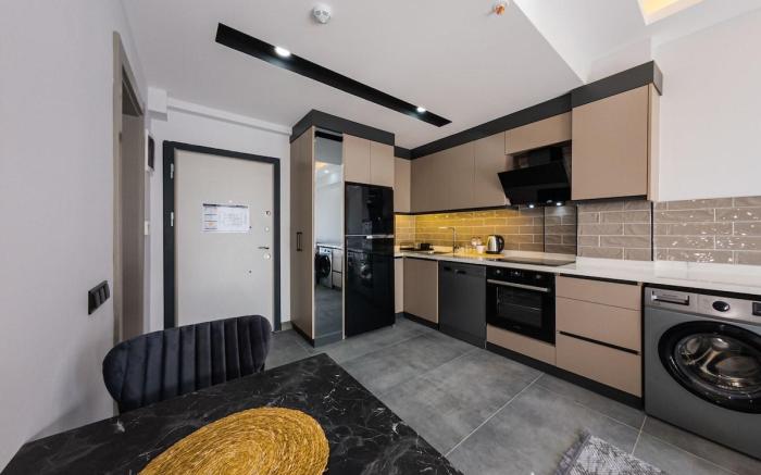 Dorado Suit 1 Queen Bed, Pool View with Balcony