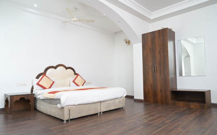 Dev Sagar Hotel & Restaurant