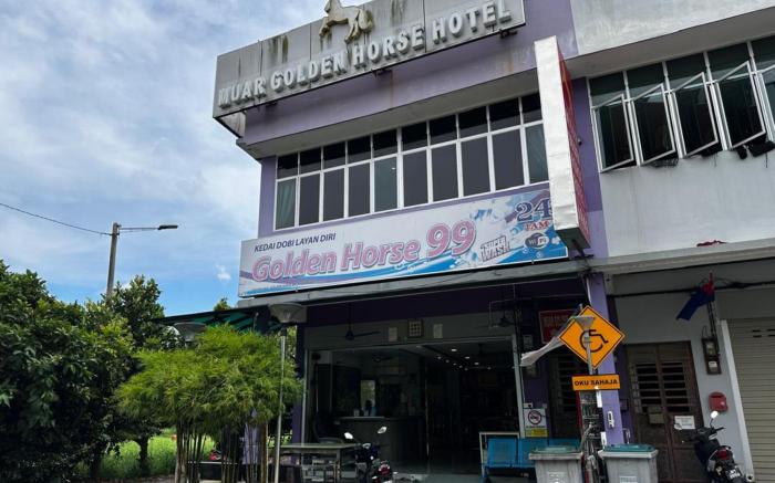 OYO 91242 Muar Golden Horse Hotel