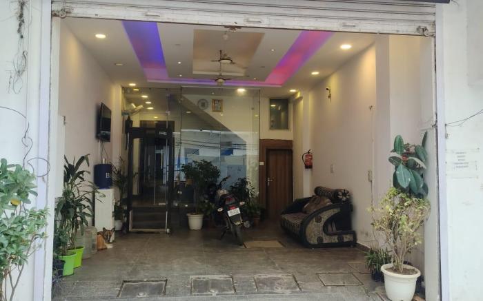 Hotel Alpha Stay Near Delhi Airport