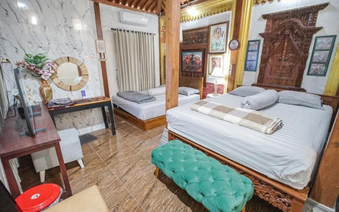 Villa Roemah Restoe Kolam Renang Private